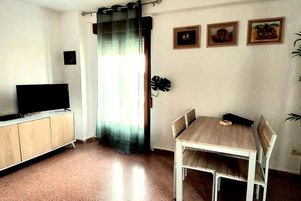 Apartamento En Zona De Ocio Casco Antiguo Apartment *